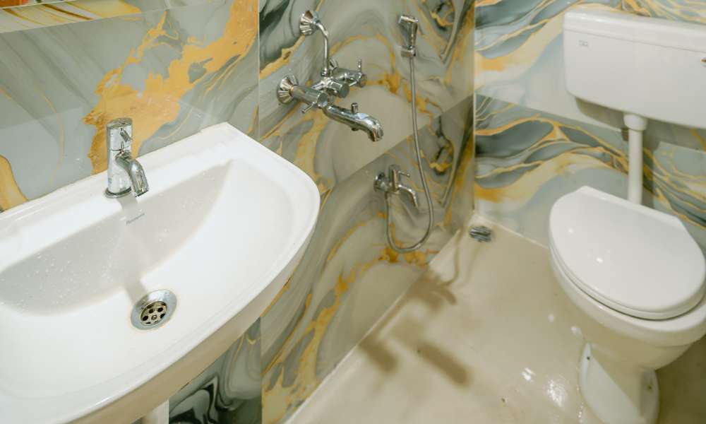 deluxe-queen-room-with-balcony-best-hotels-in-bhubaneswar